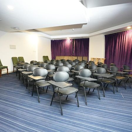 Parkside Plaza Muscat 호텔 외부 사진