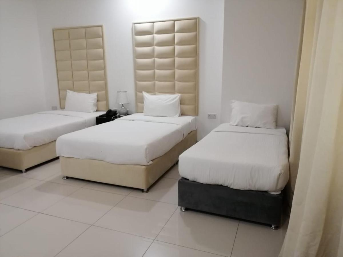 Parkside Plaza Muscat 호텔 외부 사진