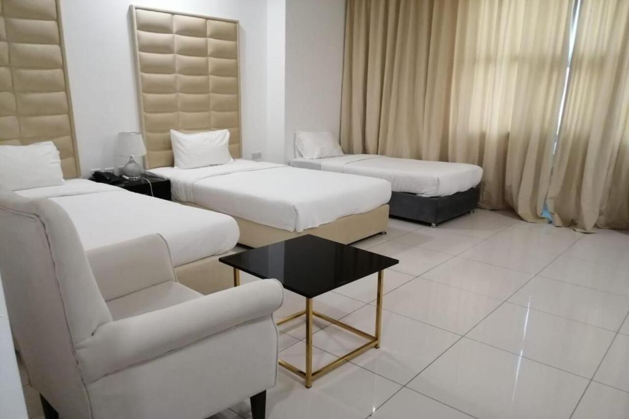 Parkside Plaza Muscat 호텔 외부 사진