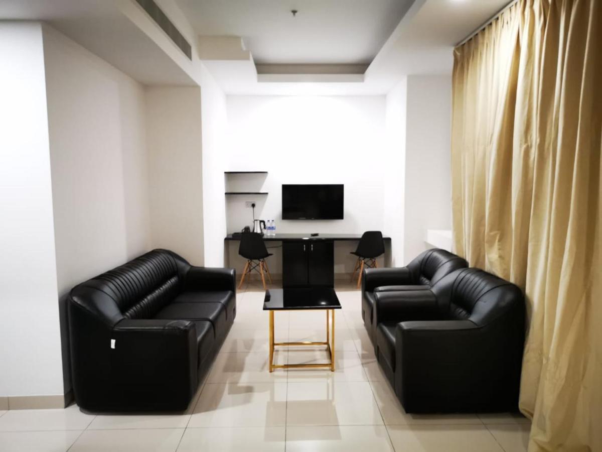Parkside Plaza Muscat 호텔 외부 사진