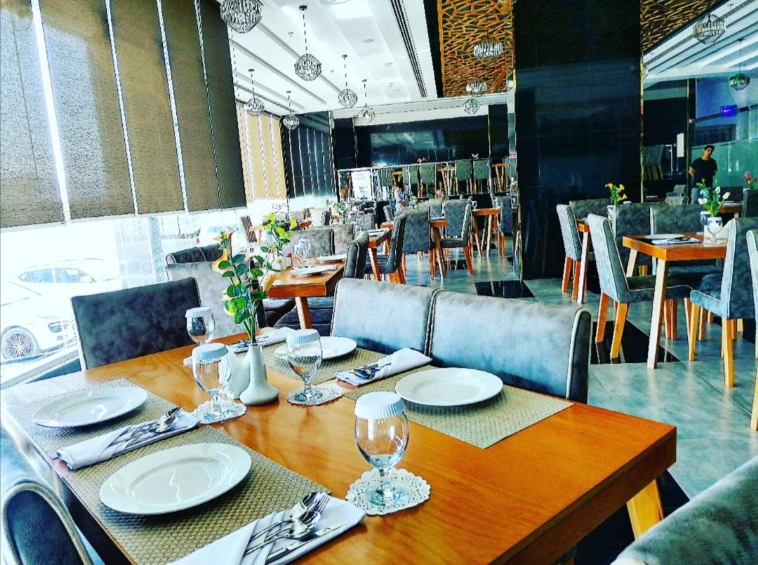 Parkside Plaza Muscat 호텔 외부 사진