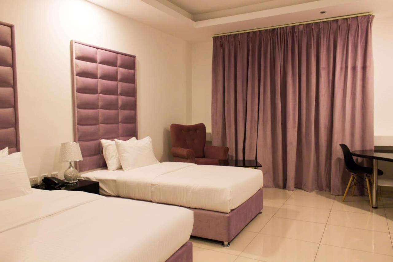 Parkside Plaza Muscat 호텔 외부 사진